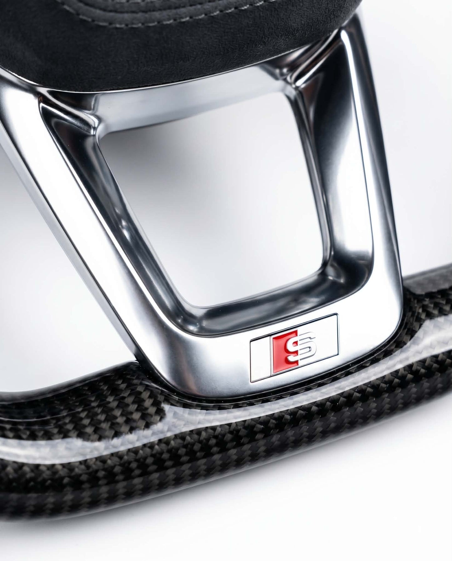 Sportlenkrad für Audi A3 S3 RS3, A4 S4 RS4, A5 S5 RS5, Q7 SQ7, Q8 SQ8 RSQ8 - Glänzend Carbon