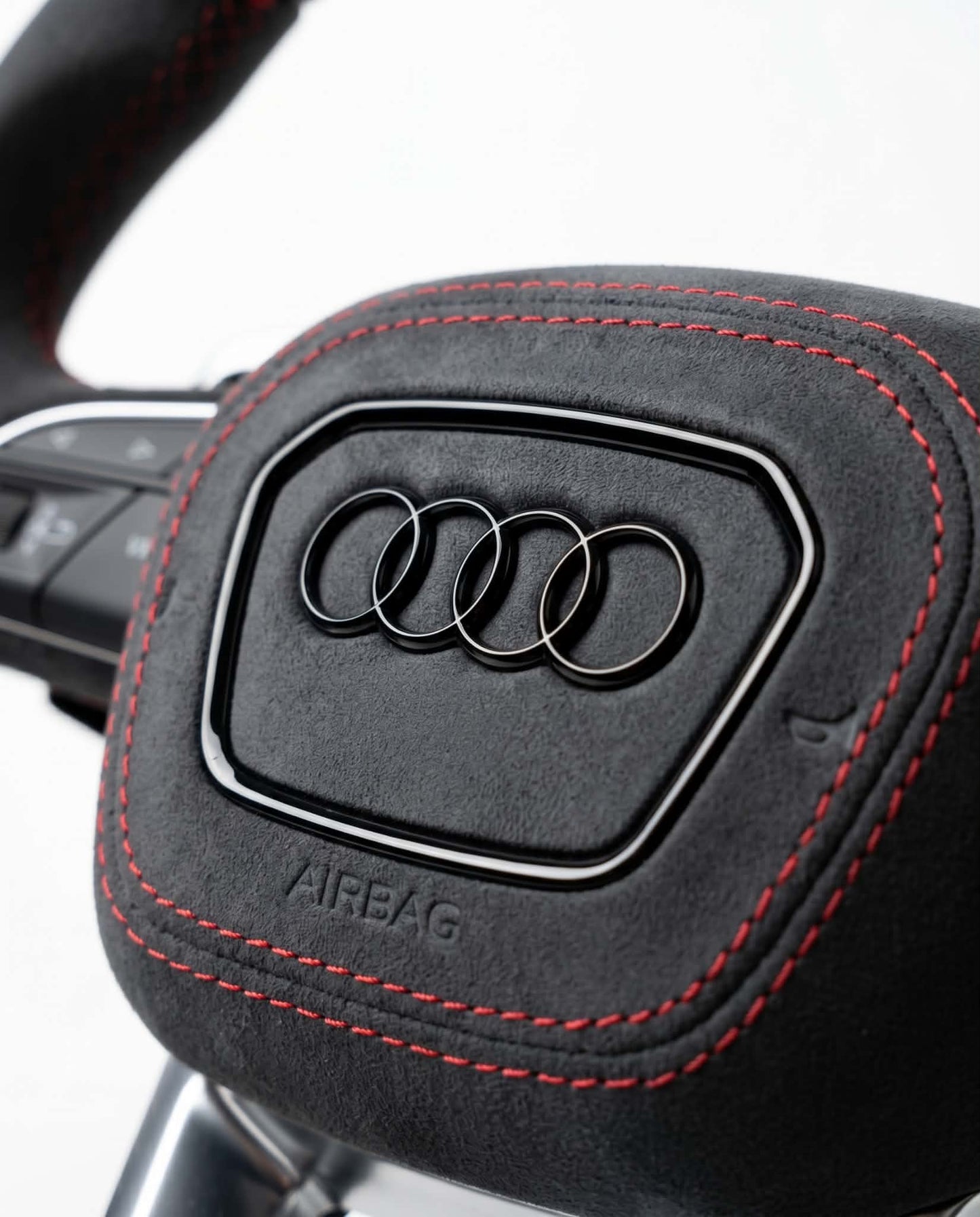 Sportlenkrad für Audi A3 S3 RS3, A4 S4 RS4, A5 S5 RS5, Q7 SQ7, Q8 SQ8 RSQ8 - Matt Carbon
